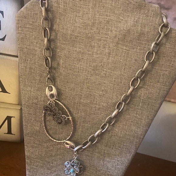 THE BOHO - Picture 2 of 3